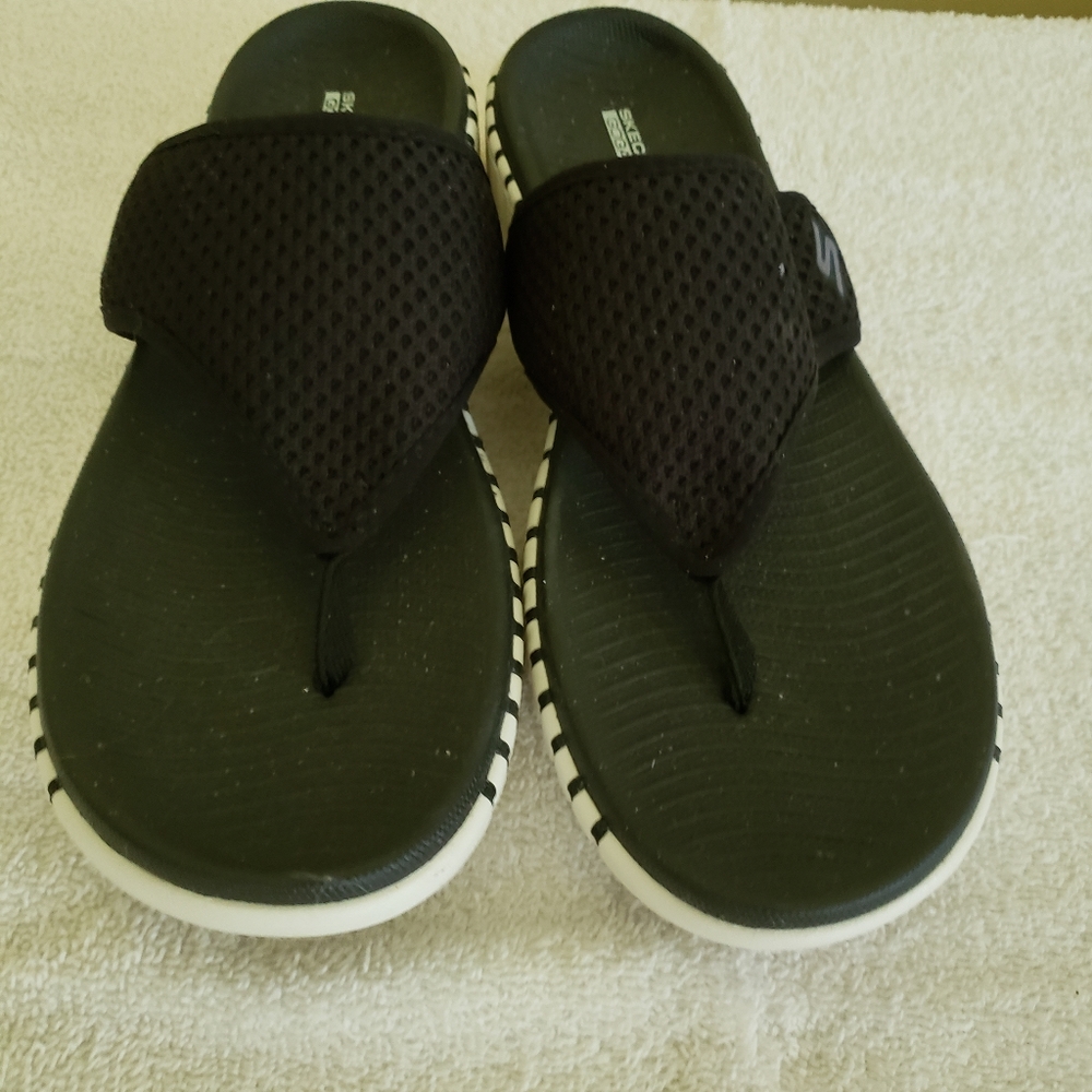 Skecher Flip Flops